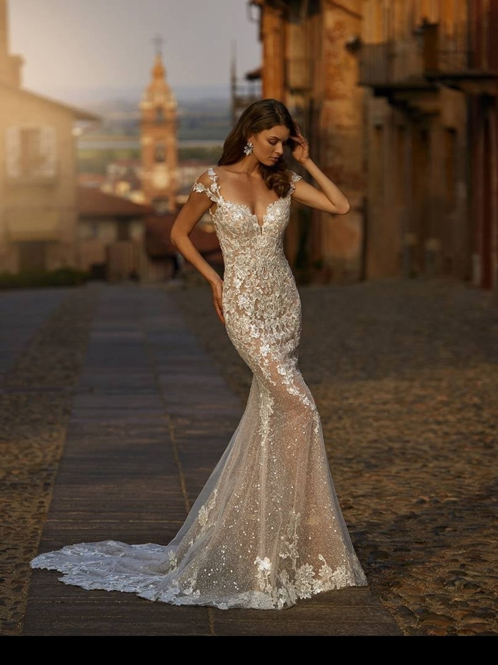 Nicole Milano Pheonix Ivory Lace Mermaid Wedding Gown Size 8 Nwt - Picture 3 of 7